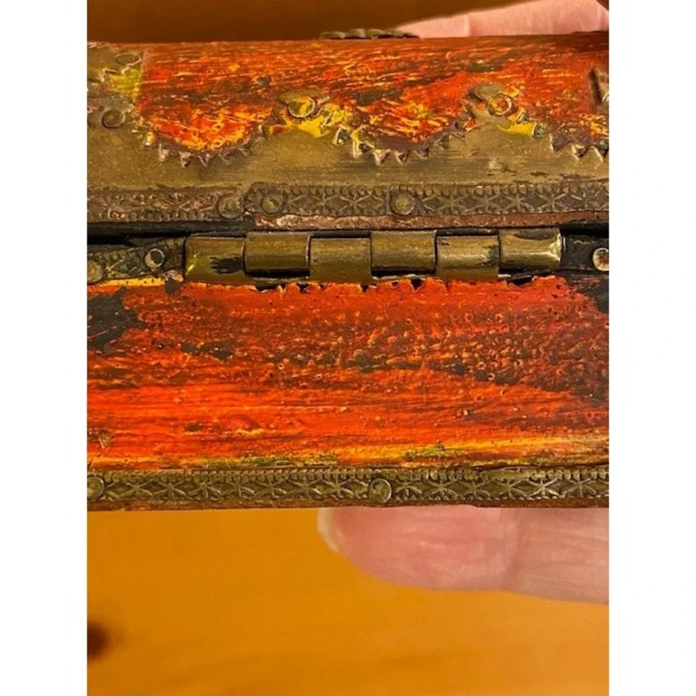 Unbranded vintage miniature